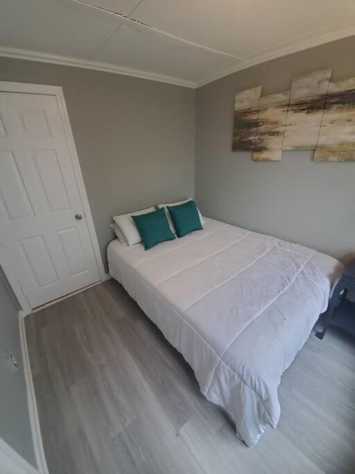 Beachy Bay Breeze Bungalow 2Br With Parking And Close To Many Amenities. West Haven Ngoại thất bức ảnh